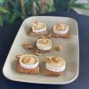 Tostadas integrales con queso de cabra, miel y nueces